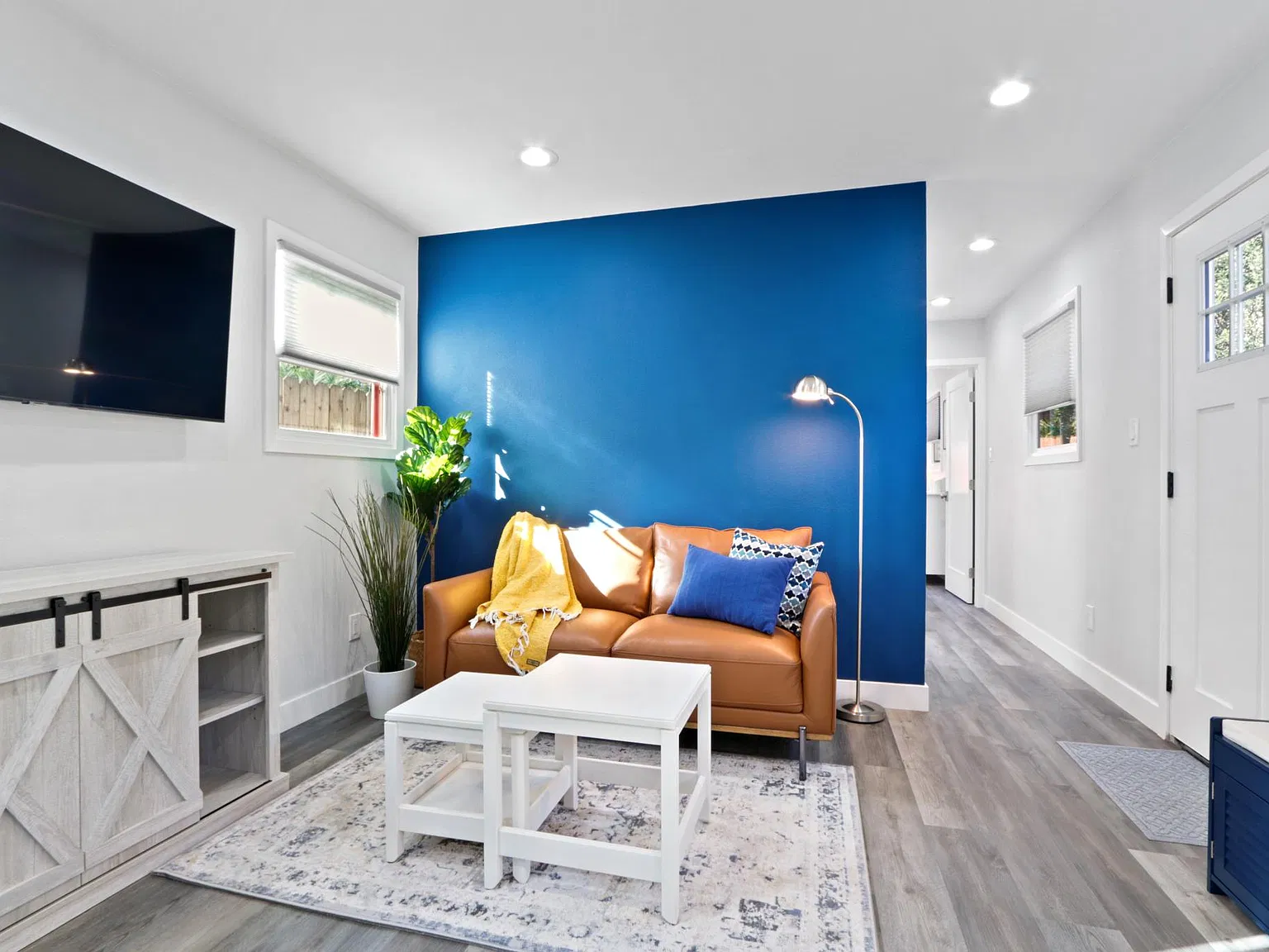 901A Orizaba Ave, Long Beach — Photo 1