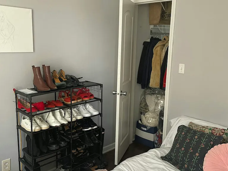 2249 W Iowa St #1R — Photo 9