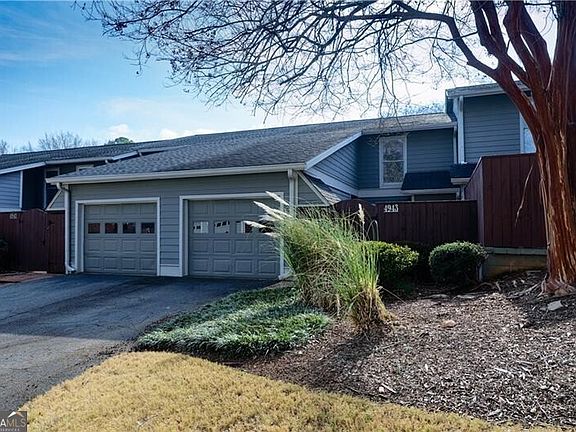 2nd image of 4943 Meadow Ln