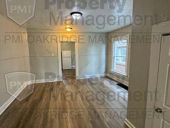 4th image of 212 Grove St #212