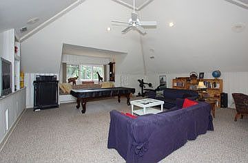 1st image of 19 Black Banks Dr