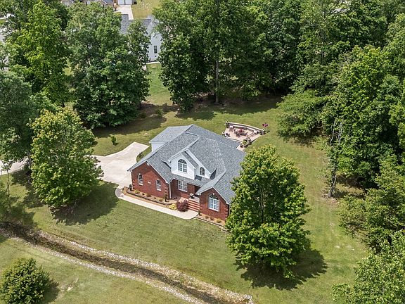 5th image of 60 Windwood Dr