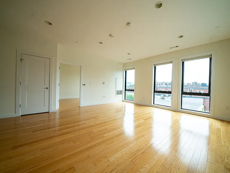 13 Aberdeen St #402J — Photo 5
