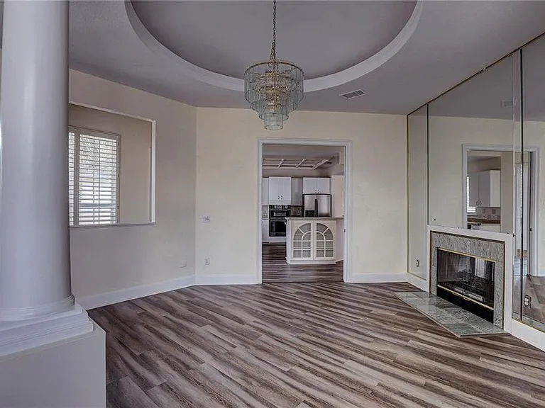 2208 Hampstead Ct — Photo 18