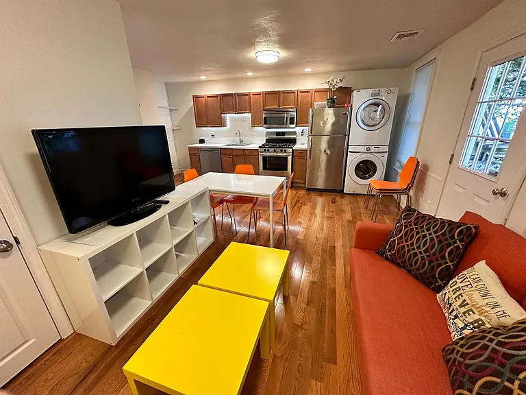 130 W 8th St #1 — Photo 9