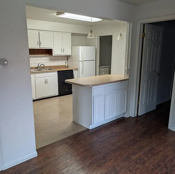 1820 Sunnyside Dr #5 — Photo 1