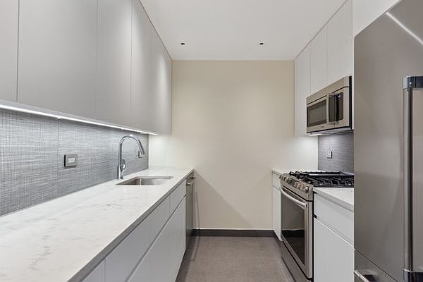 1st image of 305 E 63rd St APT 10C
