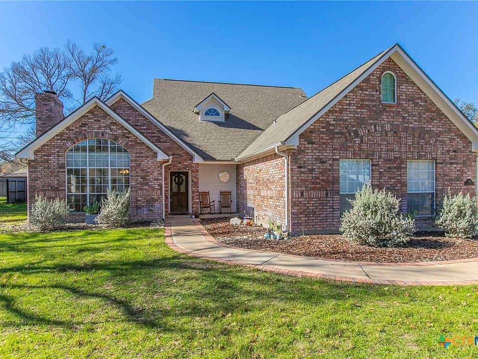 1st image of 700 Arrowhead Dr