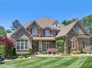 8874 Cravenwood Dr, Oak Ridge, NC 27310