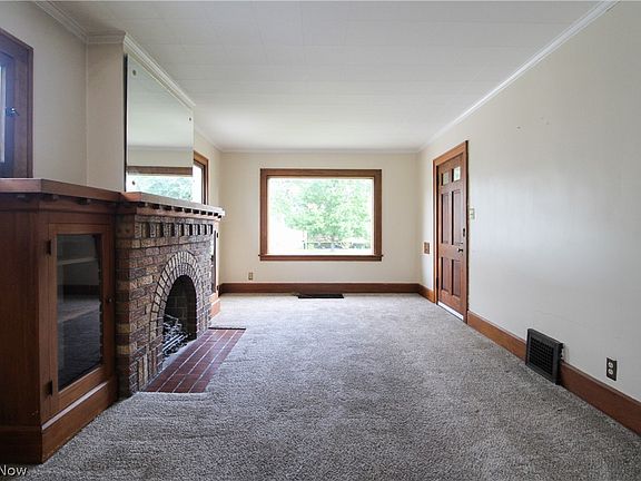 4th image of 122 Maple Dr