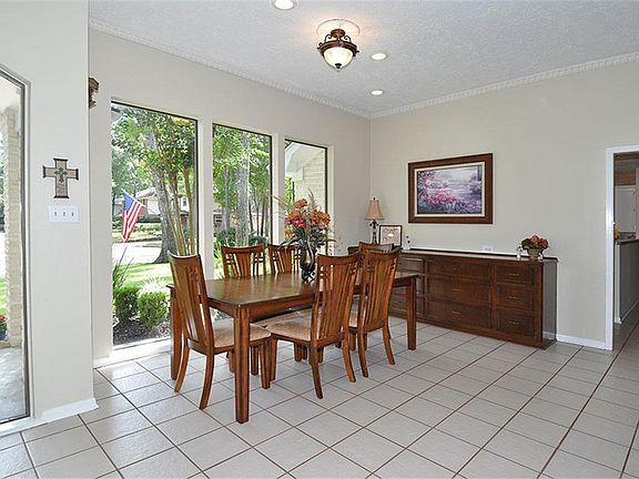 3rd image of 3502 Highgreen Dr