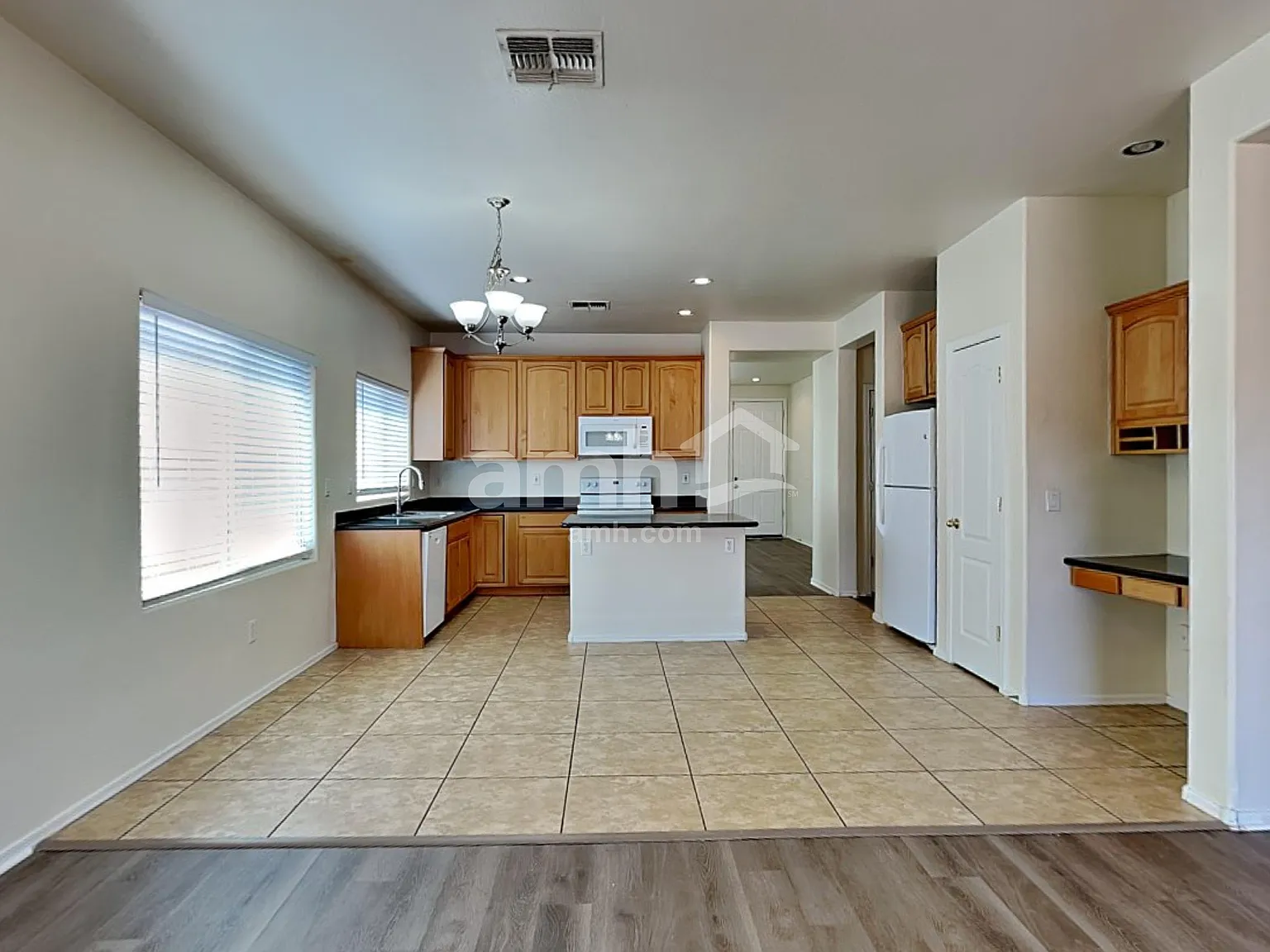 4 bed, 2.0 bath, 2011 sqft, $2,135 — Photo 4