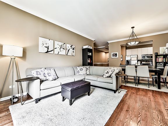 2nd image of 1320 W Belmont Ave #1E