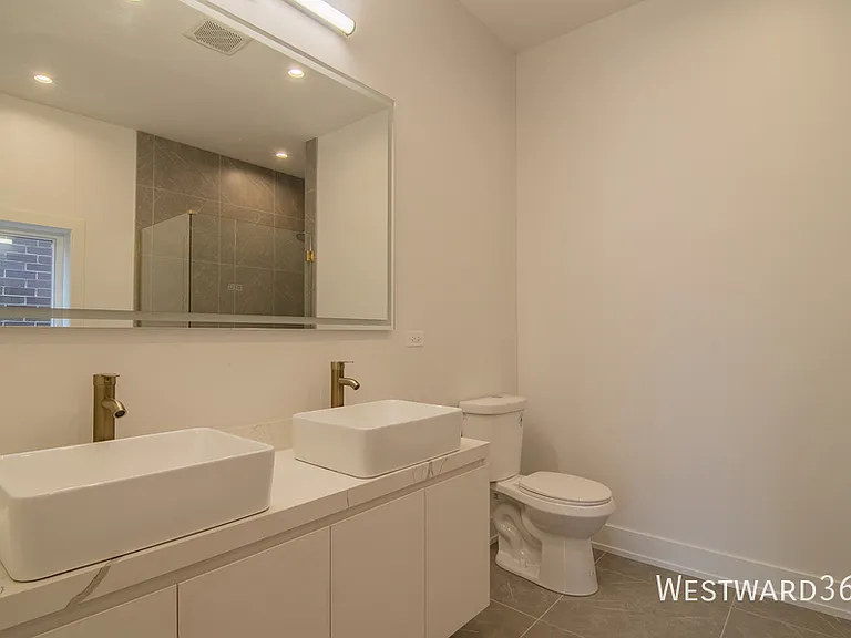 2046 W Washington Blvd #3 — Photo 14