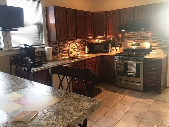 4th image of 8134 S Crandon Ave