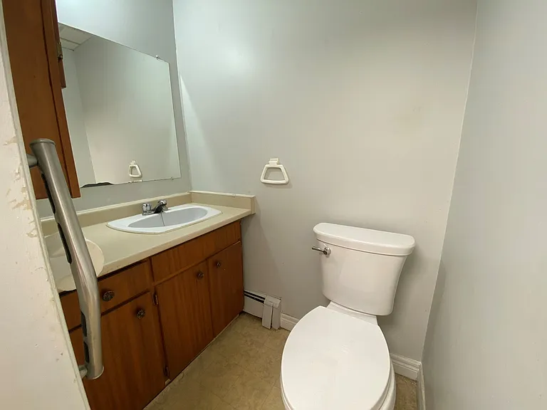 53 Queen St W #5 — Photo 8
