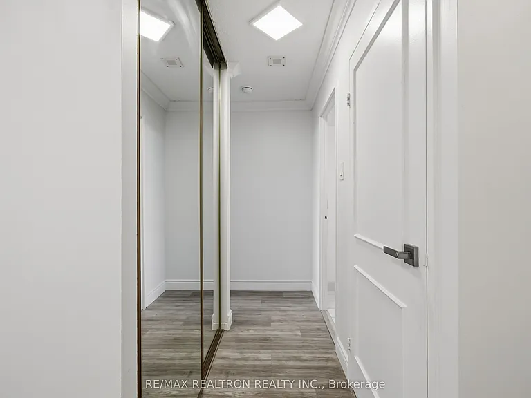 7440 Bathurst St #608 — Photo 21