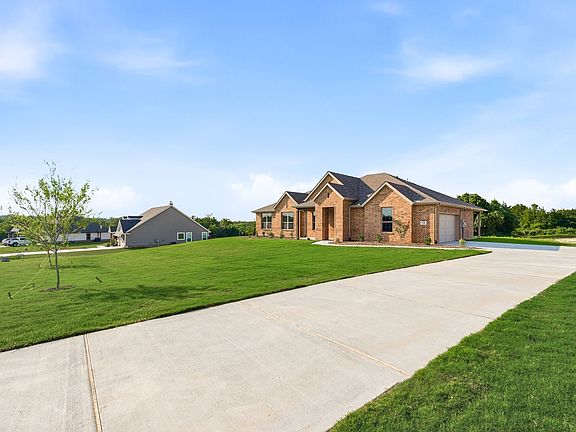 3rd image of 120 Park Hurst Dr