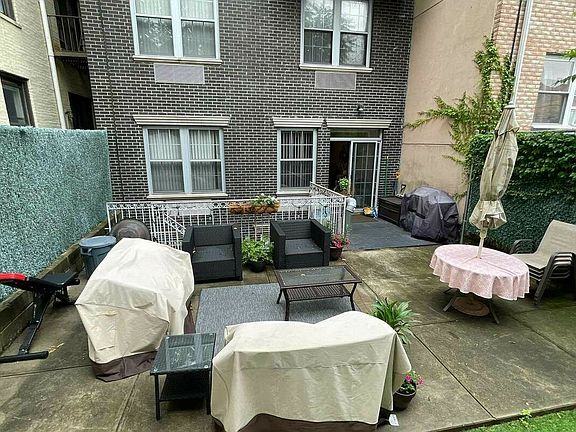 2nd image of 2556 38th St APT 1R