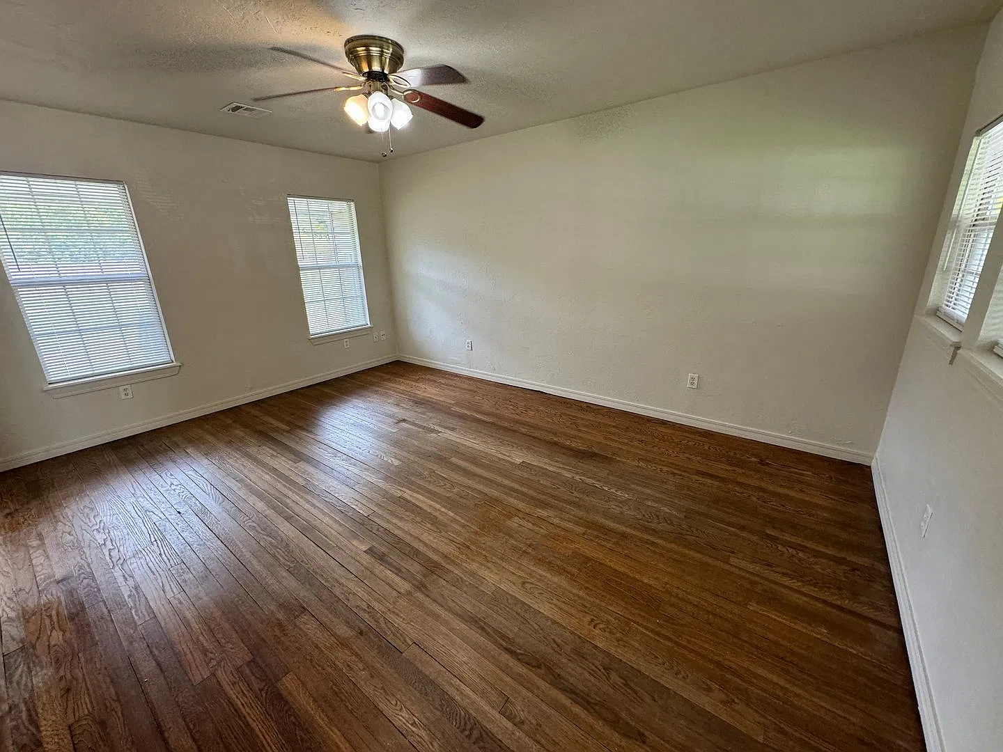 2 beds with 1 bath home for rent in Norman. New paint and super clean! — Photo 2