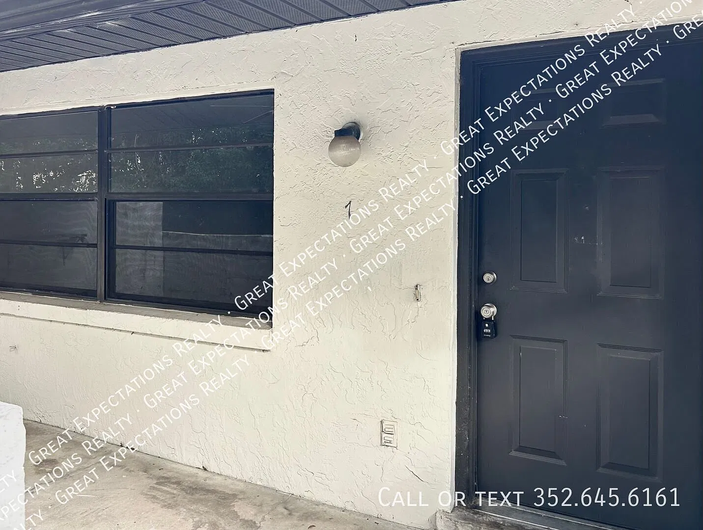 2/1 Apartment in Wyomina Oaks — Photo 1