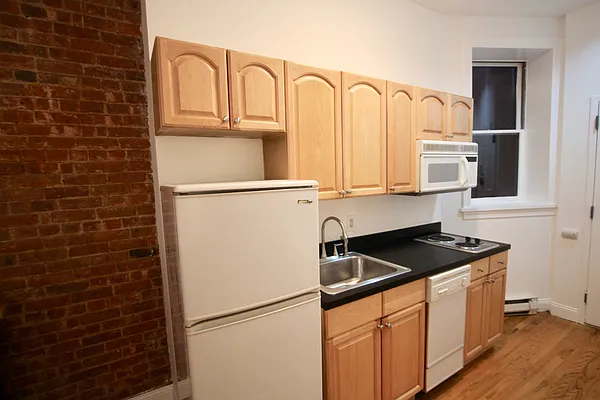 Rented by Compass | media 9