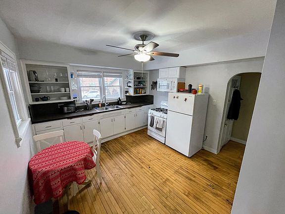 4th image of 1619 N Warren Ave #1619
