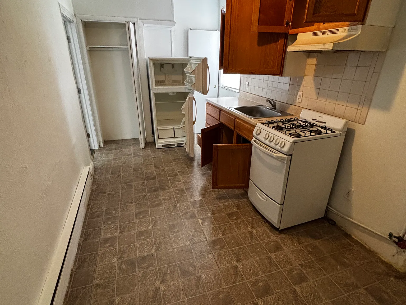 1 bed, 450 sqft, $900 — Photo 2