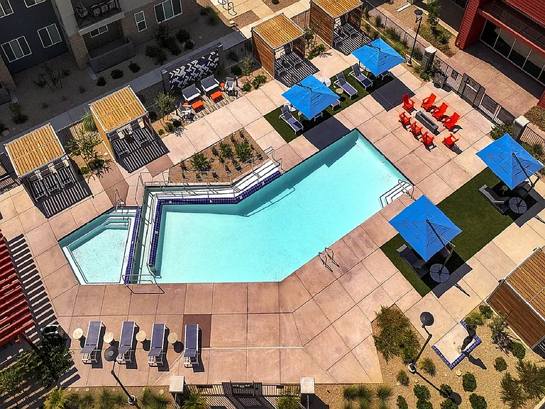 Aviara Flats — Photo 7
