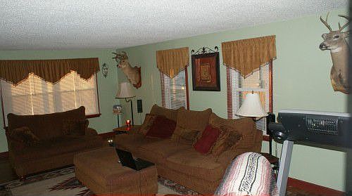 3rd image of 3026 Doddridge Ave