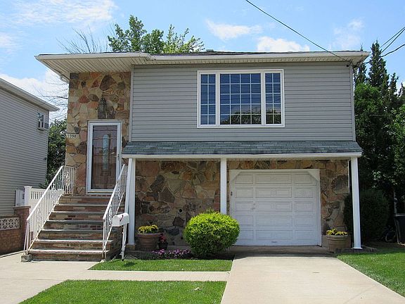 2nd image of 1090 Arden Ave