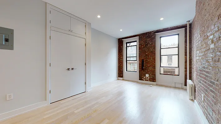 Rented by Bond New York | media 14