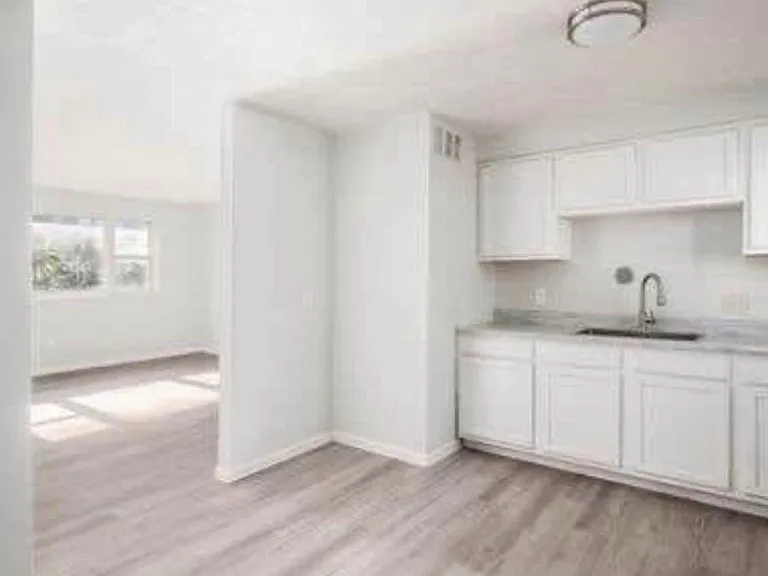 1954 Oakland Park Ave #C — Photo 6