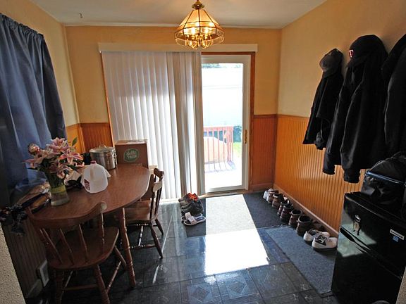 5th image of 1762 Cottage Ave E