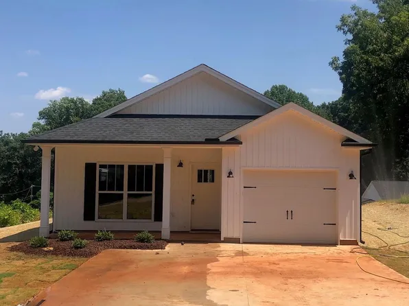 208 E Greenwood St, Landrum, SC 29356