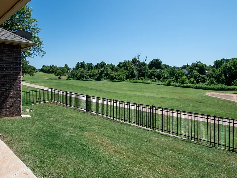 12037 Ashford Dr — Photo 20