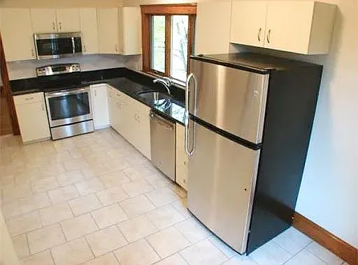 25 Wellington St #2 — Photo 12