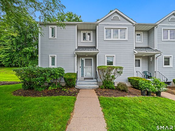 3rd image of 122 Oak Ridge Drive #122
