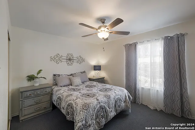 1135 Parkview Dr #C16 — Photo 12
