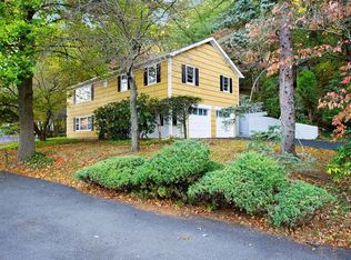 7 Overlook Ct, N White Plains, NY 10603