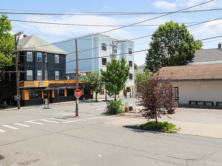 113 Ives Street — Photo 6