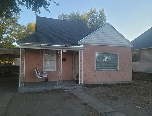 1106 W Summit Ave Photo 1