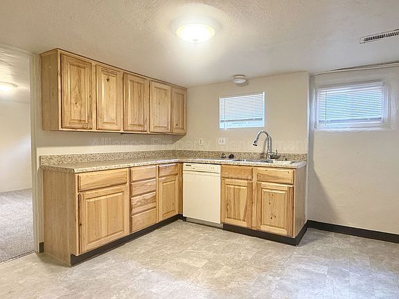 5th image of 322 Farragut Ave #B