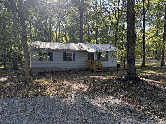 2nd image of 136 Beechview Dr