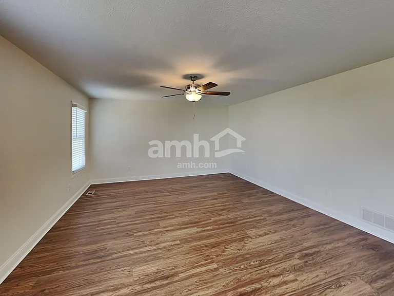 836 Orwell St — Photo 6