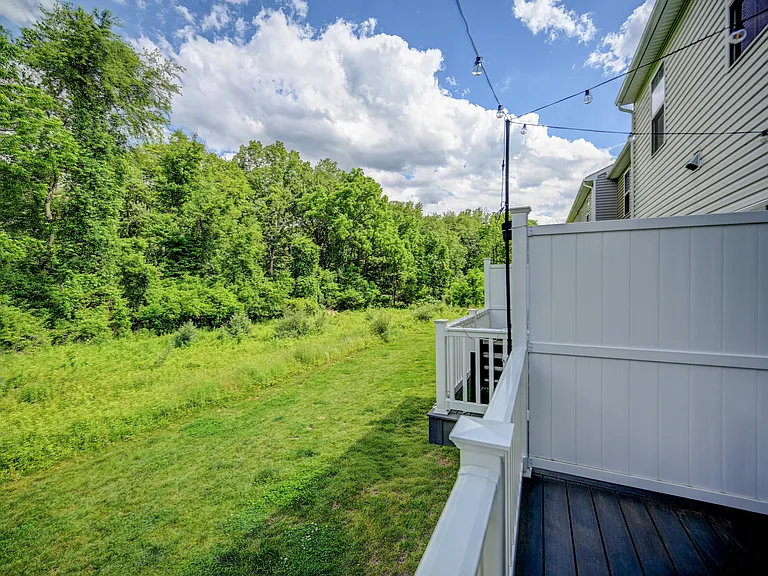 56 Pratt Ln — Photo 43