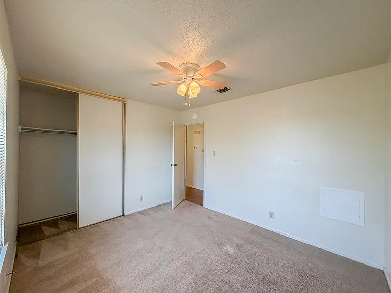 3705 Ivanhoe Dr — Photo 10