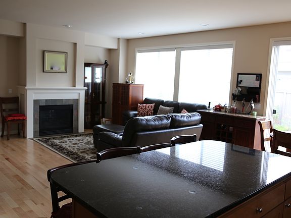 Family Rm and Kitchen Island