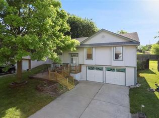 821 Autumn Dr, Belton, MO 64012