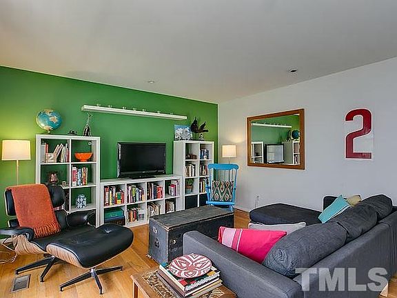 4th image of 111 Landsbury Dr